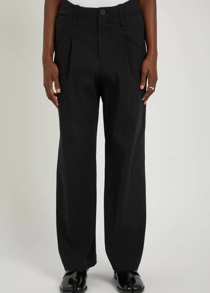 Pleated woven trousers