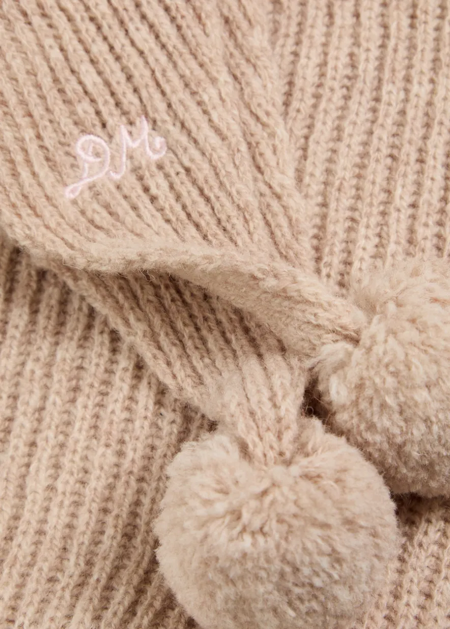 Pom-pom knit hood