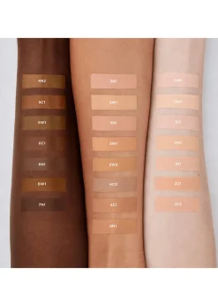 Real Flawless Weightless Perfecting Concealer