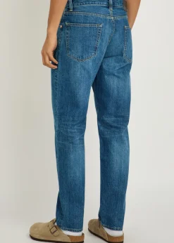 Relaxed tapered-leg jeans