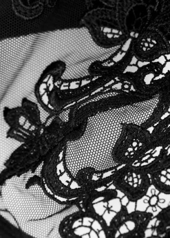 Saga guipure lace full-cup bra