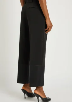 Satin cuffs cropped crepe trousers
