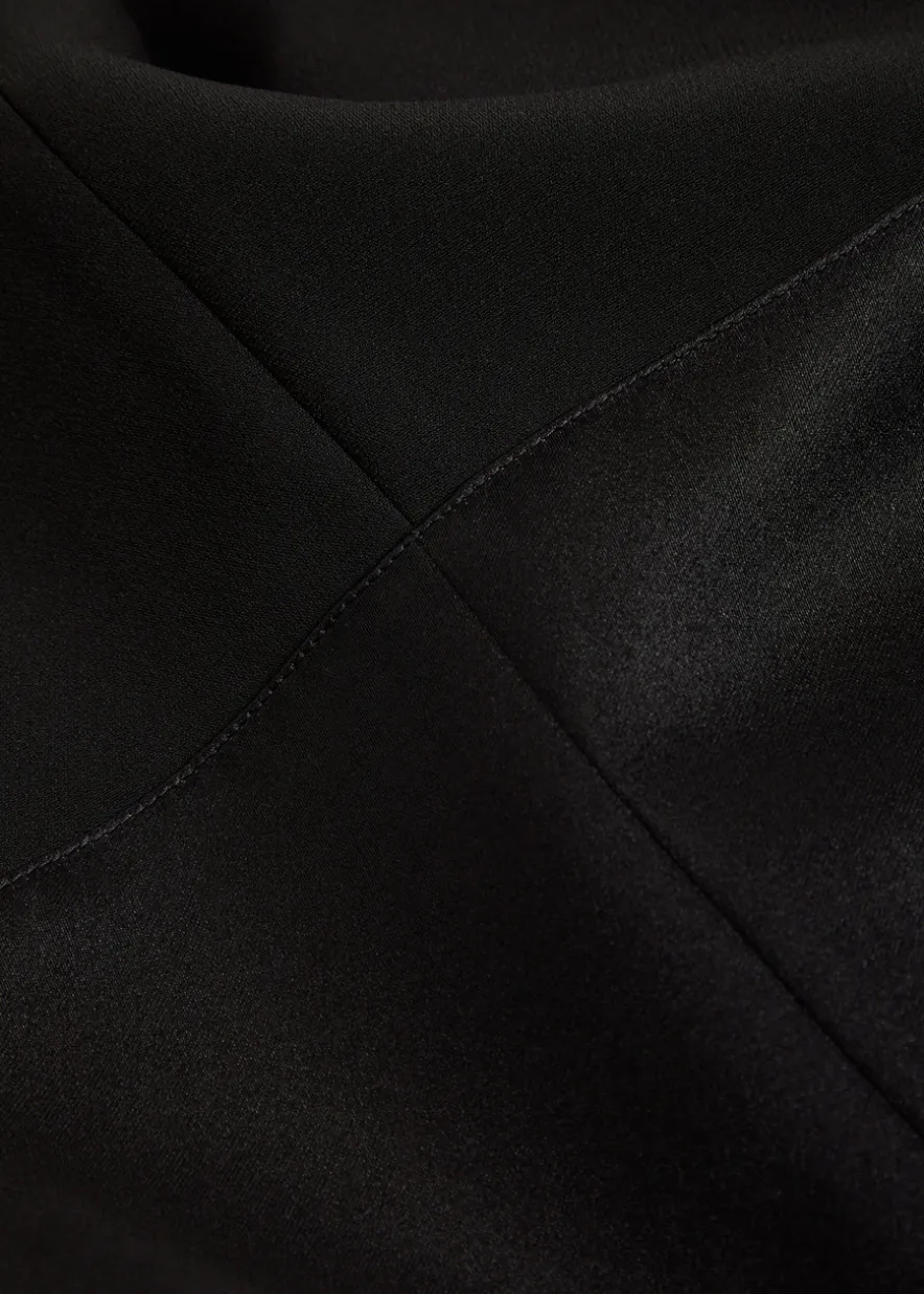 Satin cuffs cropped crepe trousers