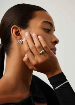 Savi Signature sterling silver ring
