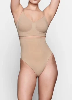 Seamless sculpt high-waisted thong