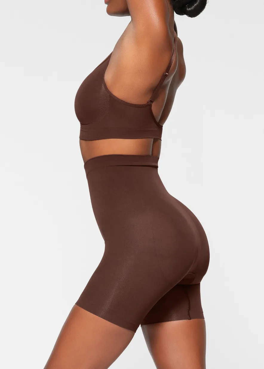 Seamless sculpt mid-thigh shorts