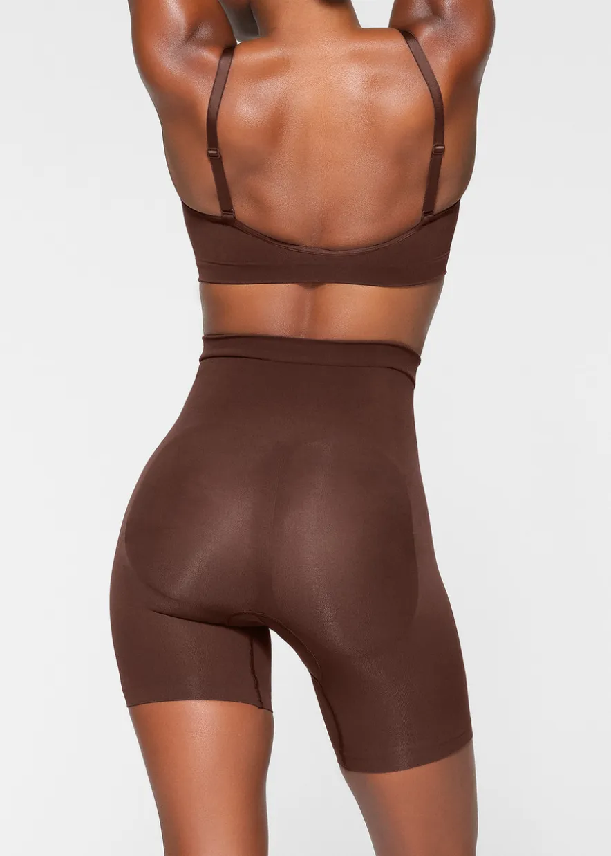 Seamless sculpt mid-thigh shorts