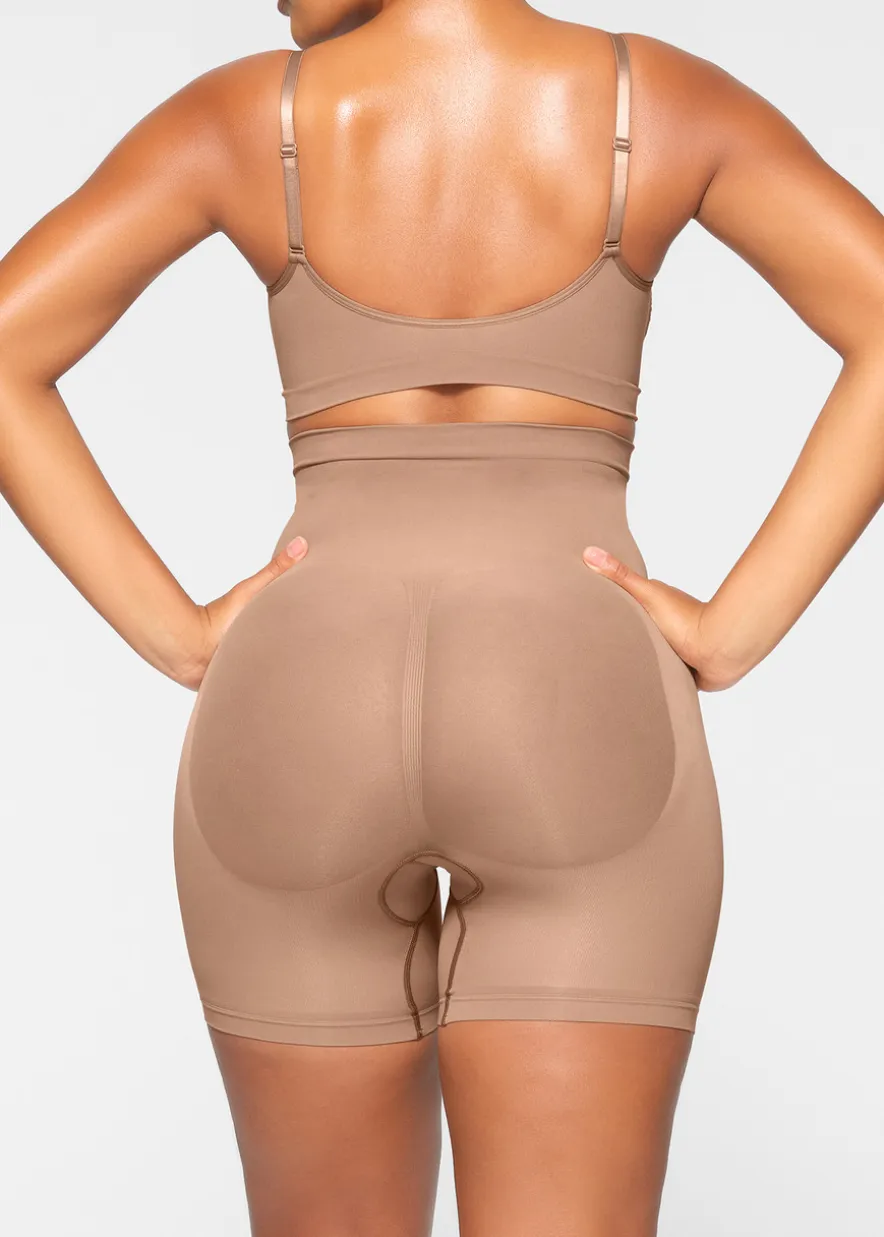 Seamless sculpt mid-thigh shorts