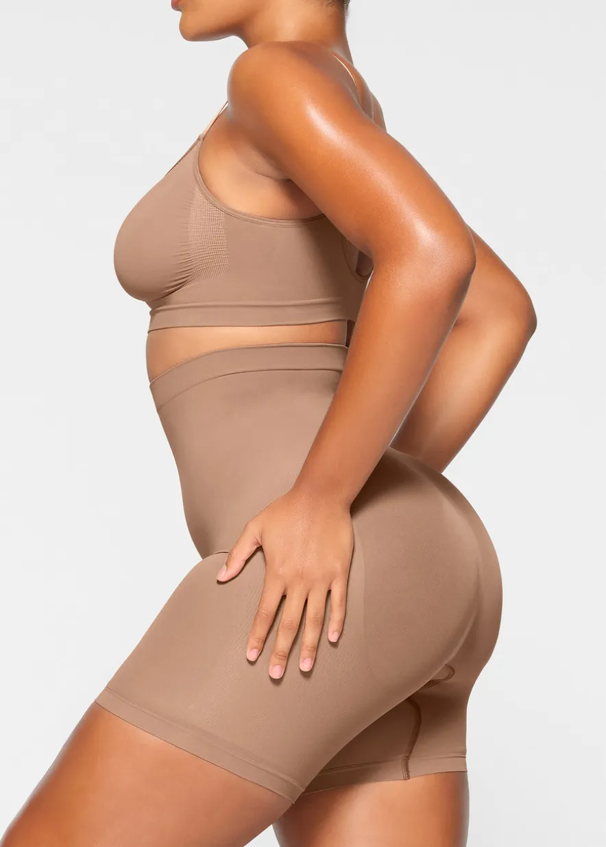 Seamless sculpt mid-thigh shorts