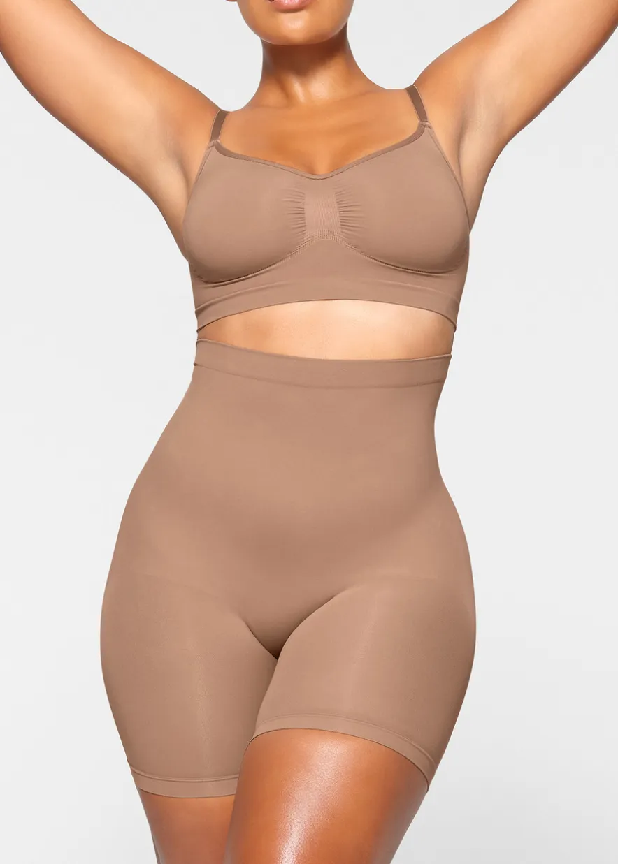 Seamless sculpt mid-thigh shorts