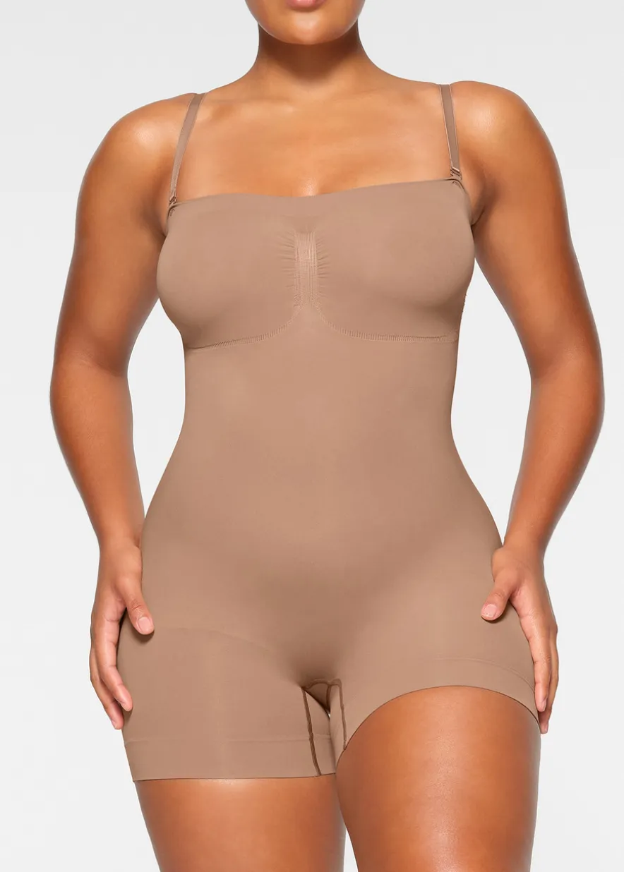 Seamless sculpt strapless shortie body