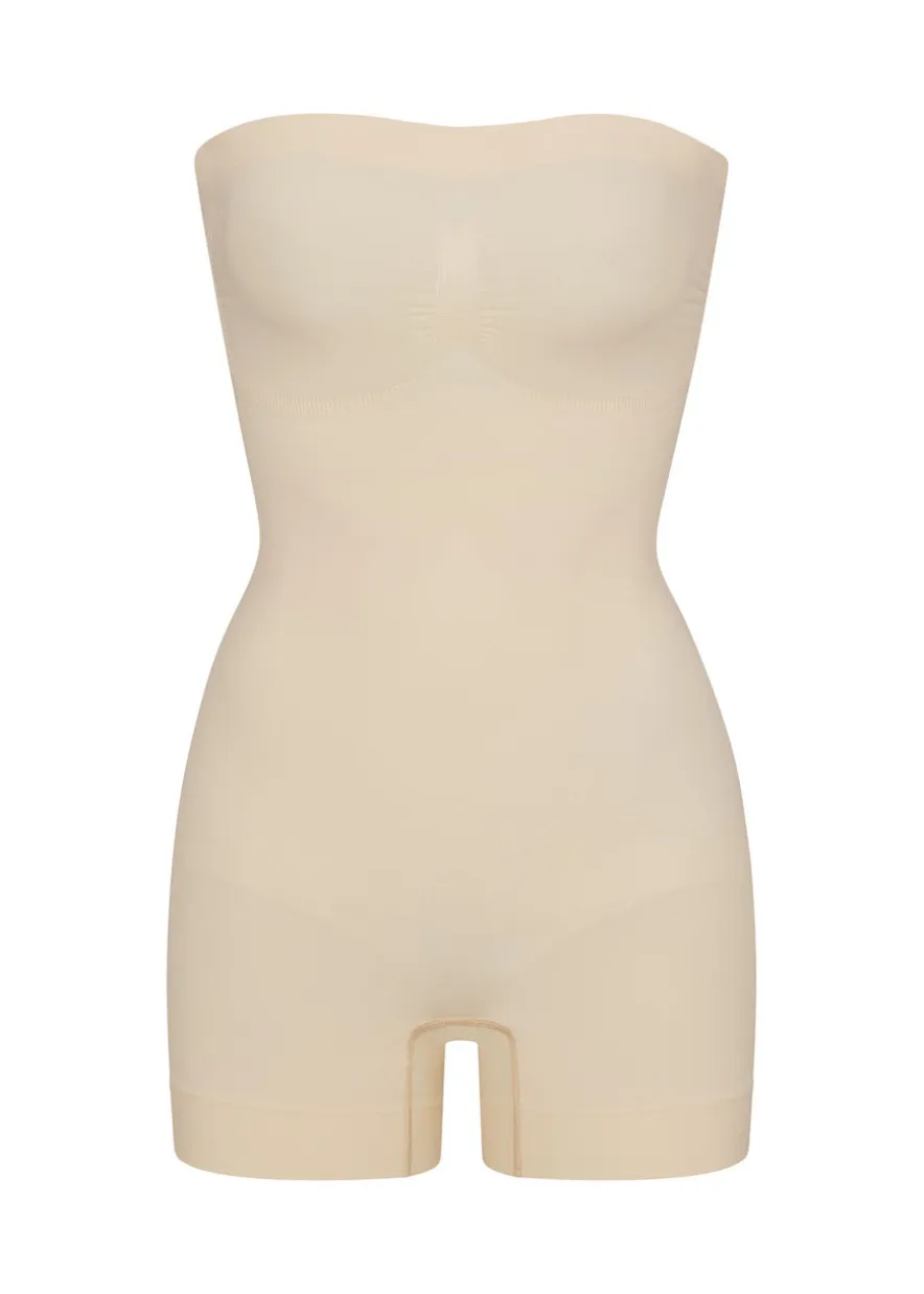 Seamless sculpt strapless shortie body