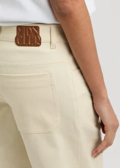 Straight-leg jeans