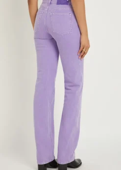 Straight-leg jeans