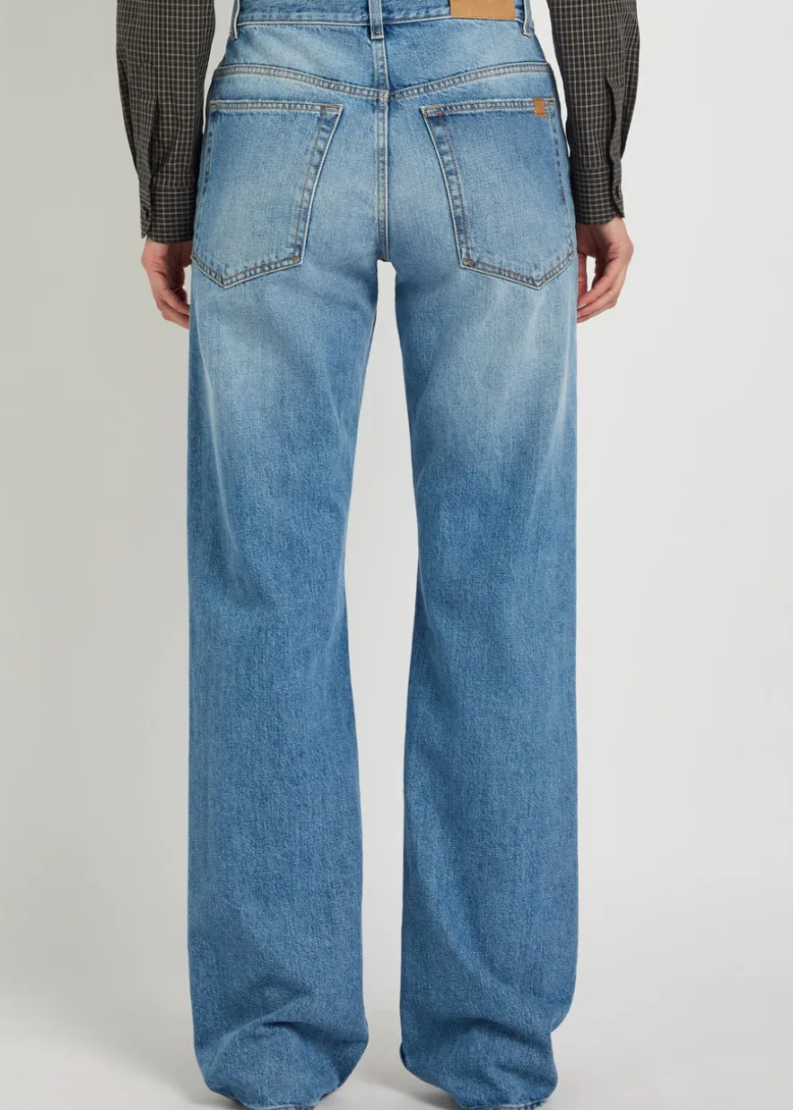 Straight-leg jeans