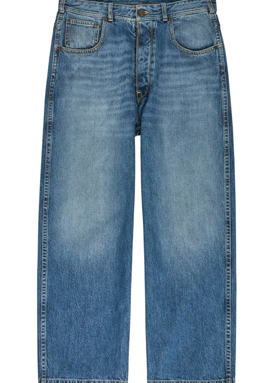 Straight-leg jeans