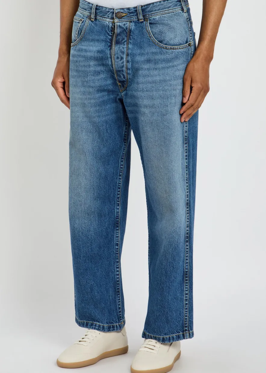 Straight-leg jeans