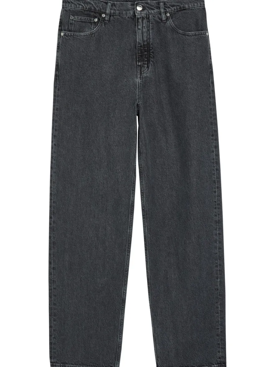 Straight-leg jeans