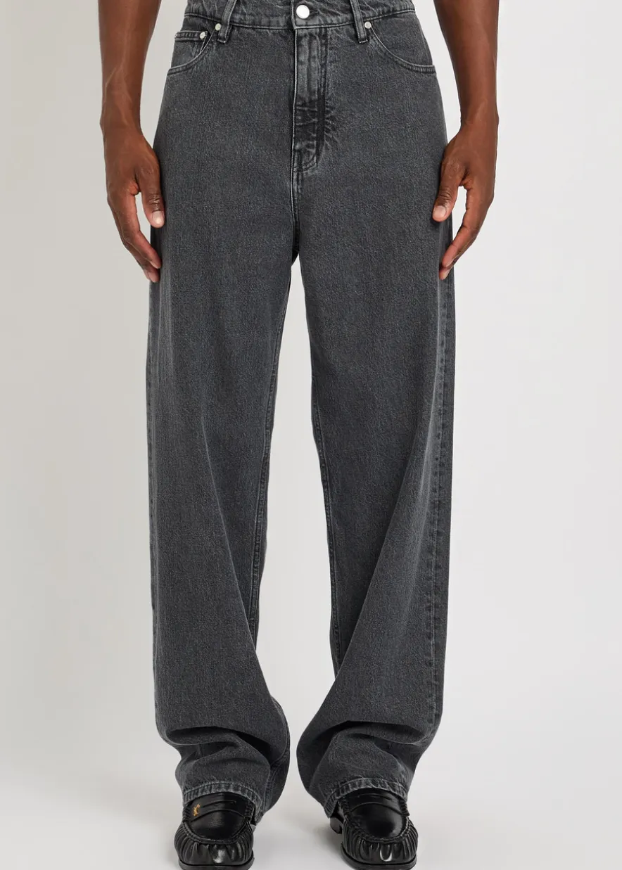 Straight-leg jeans