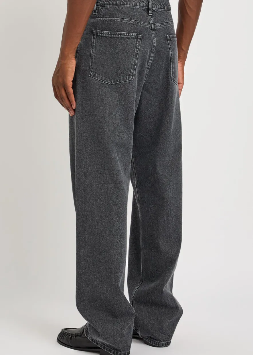 Straight-leg jeans