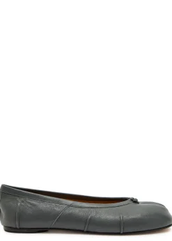 Tabi leather ballet flats
