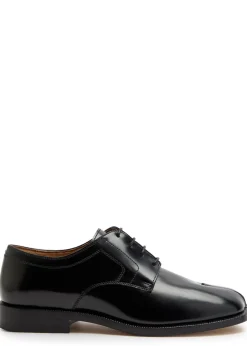 Tabi leather pumps