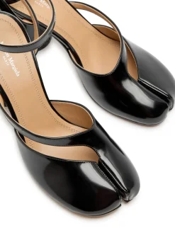 Tabi 80 patent leather sandals