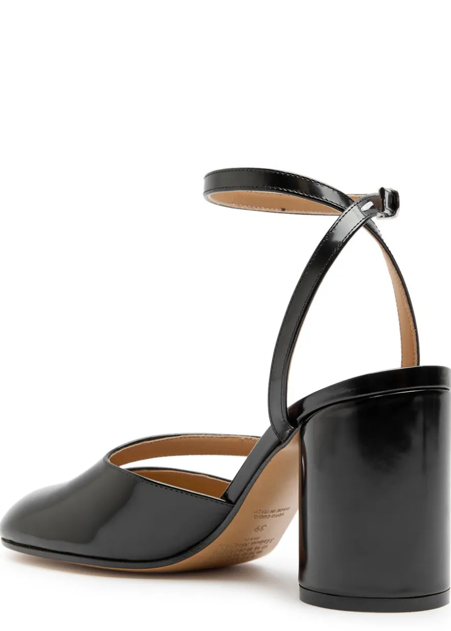 Tabi 80 patent leather sandals