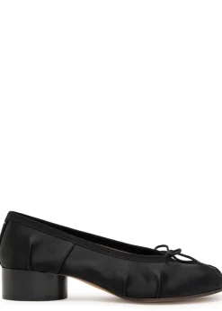 Tabi 30 satin pumps