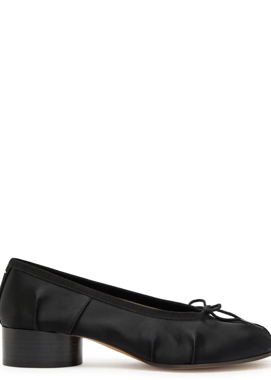 Tabi 30 satin pumps