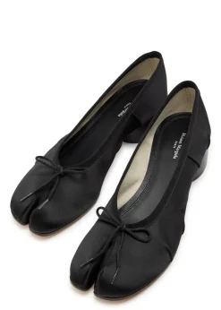 Tabi 30 satin pumps