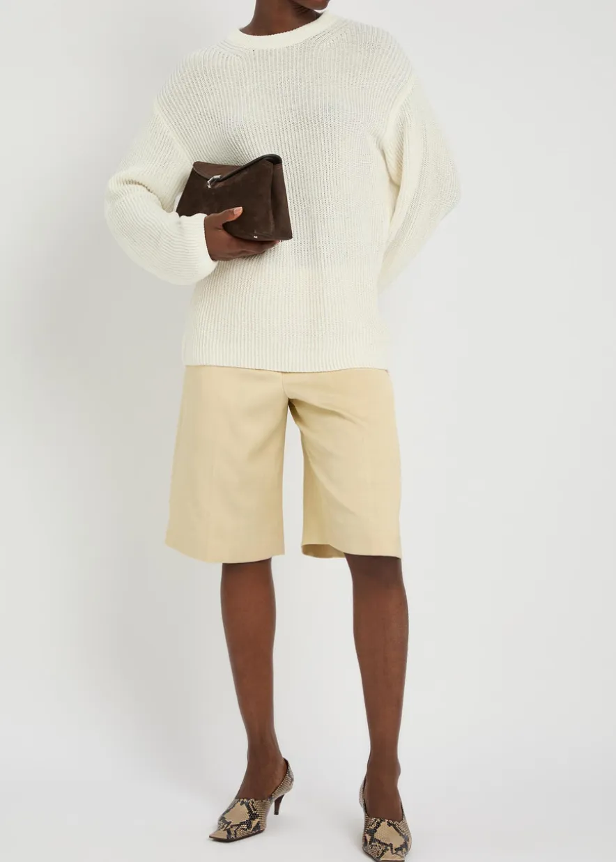 Tailored wide-leg Bermuda shorts