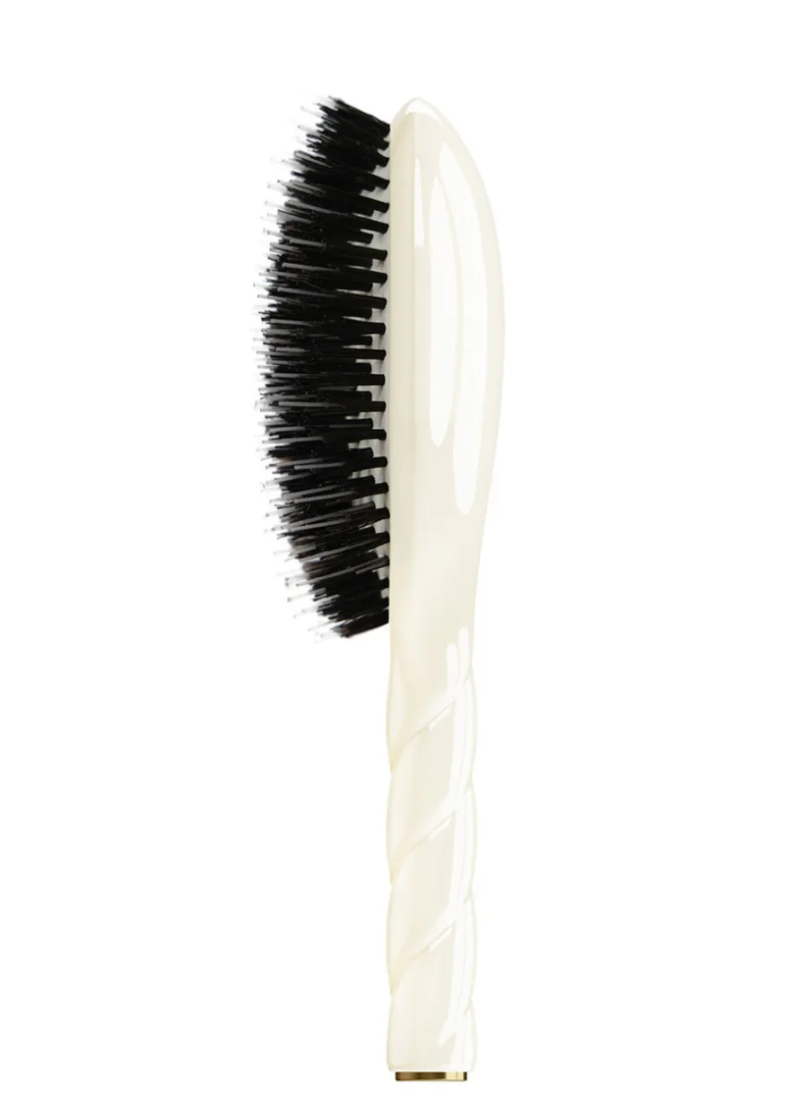 The Essential Do-It-All No2 Creamy White