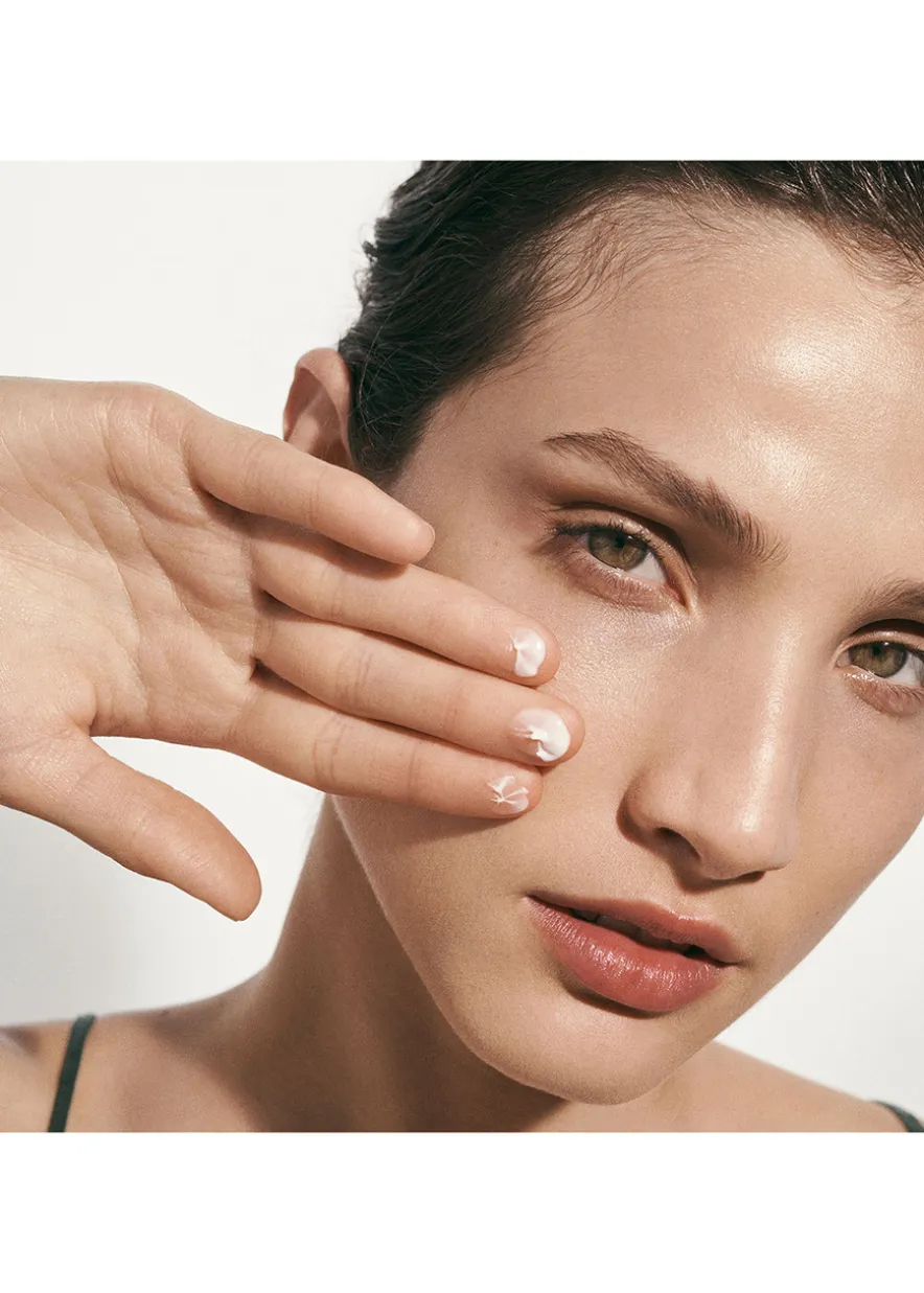 The Moisturizing Soft Cream 250ml