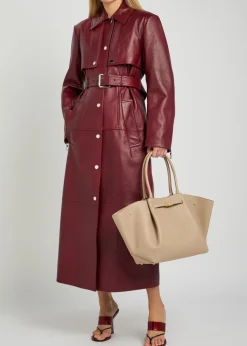 The New York grained leather tote bag