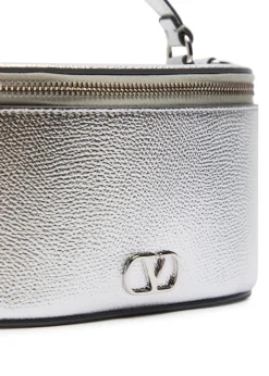 VLogo metallic grained leather vanity case bag
