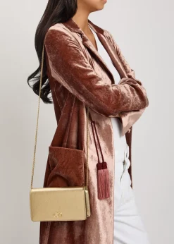 VLogo metallic grained leather shoulder bag