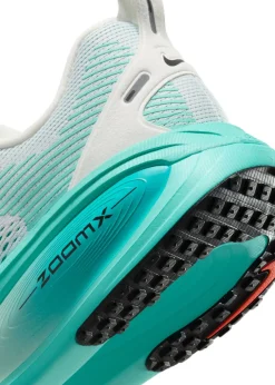 Vomero 18 sneakers