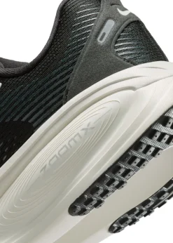 Vomero 18 sneakers