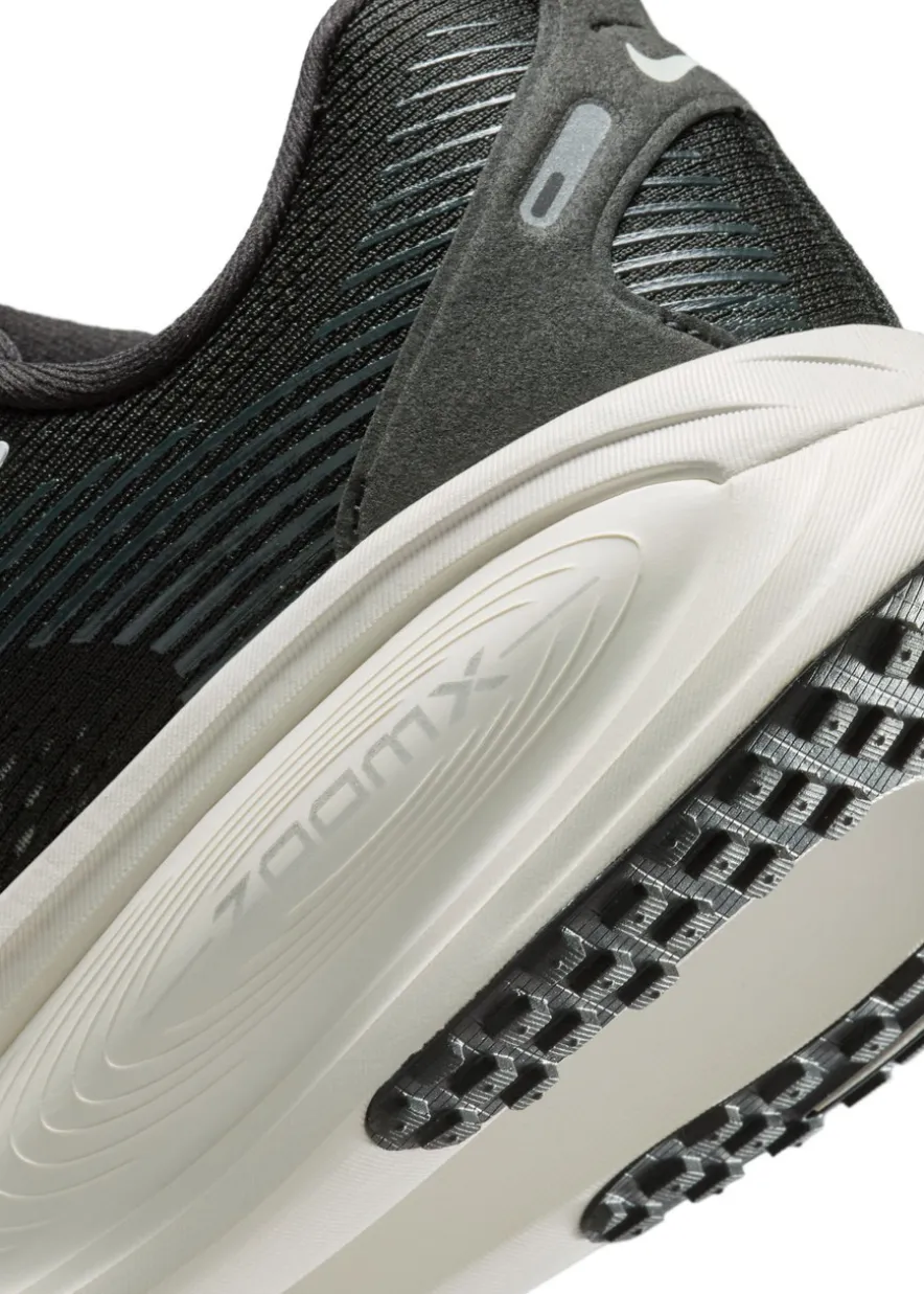 Vomero 18 sneakers
