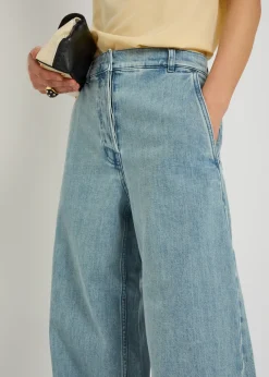 Wide-leg jeans